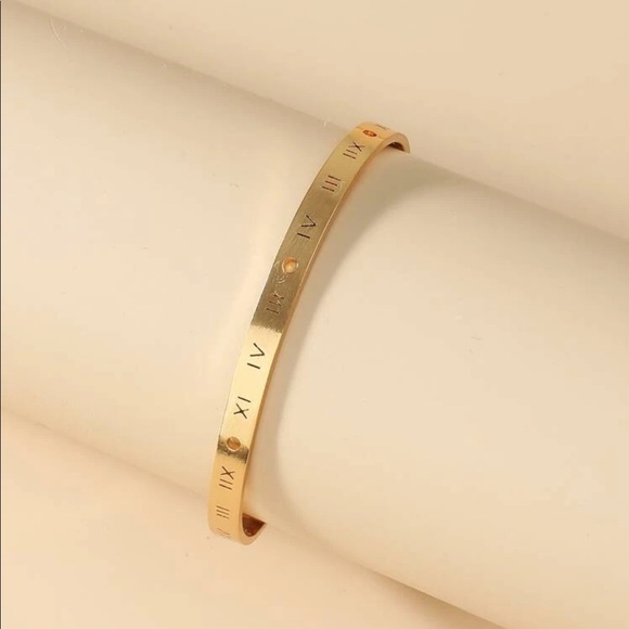Gold Roman Numeral Bracelet - Picture 2 of 3